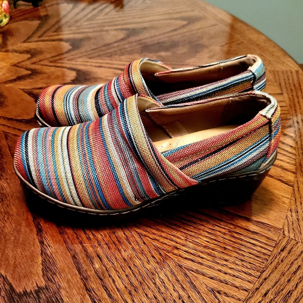 b.o.c  Born Concept  Slip on Clogs Striped - Picture 4 of 7